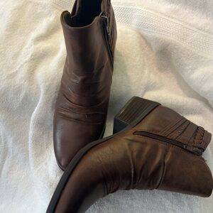 BareTraps Women's Brown Ankle Booties